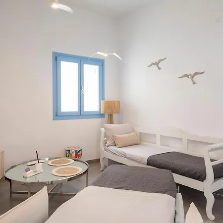 Anneto's Naousa (Paros)